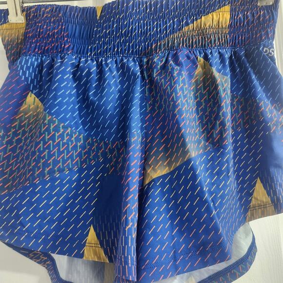 ❤️NWT❤️ DSG Blue and Yellow Patterned Women's Athletic Shorts - Small - Picture 3 of 8
